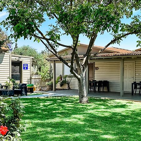 Etzel Tami Hospitality Neot Golan Exterior foto